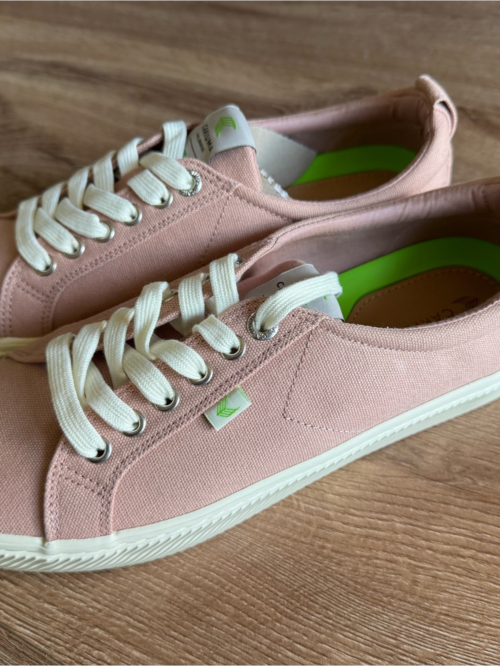 NWT Cariuma OCA Low Rose Canvas Sneakers Pink Women’s 10 Men’s 8.5